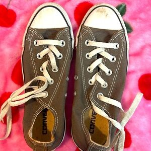 Grey converse low top